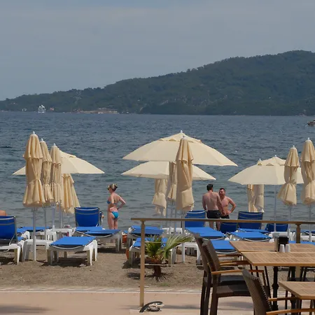 酒店 贝格维尔海滩酒店 - 仅限成人